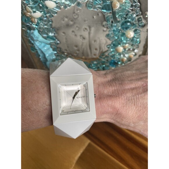 rip curl watch women Surf Tide Water Resistance Unique Style TESTED New Battery - Picture 2 of 16